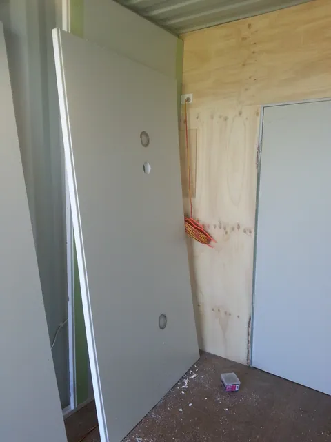 The door and partition from a closer angle.