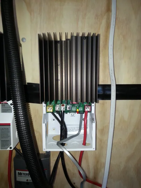 A closer view of the power controller and its connections.