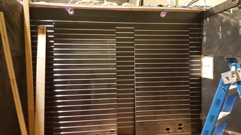 More panels join up around the corner.